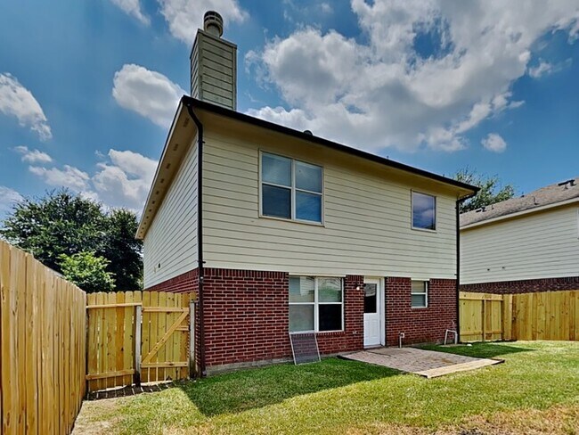 Building Photo - Welcome Home!!