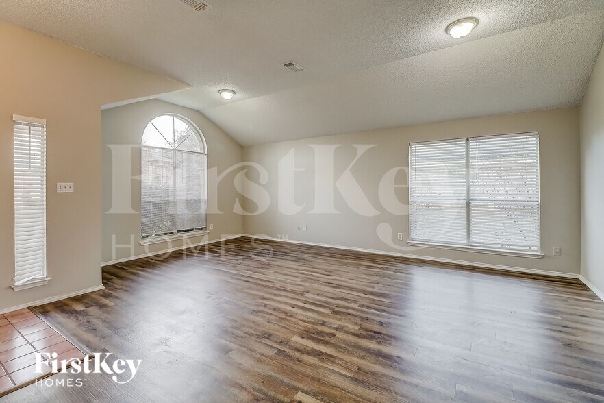 Building Photo - 912 Winterbury Ct