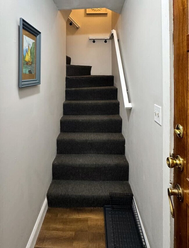 Building Photo - 5651 Ridge Ave