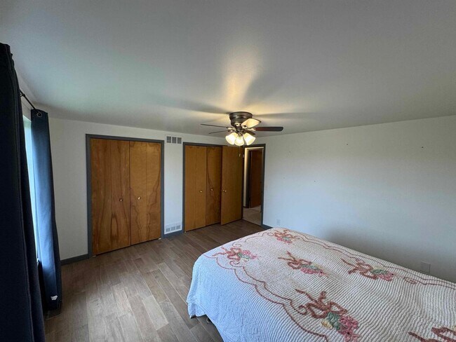 Building Photo - 92 Brookfield Dr