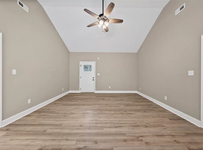 Building Photo - 2785 Cedrus Ave