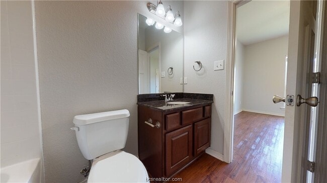 Building Photo - 2501 Horse Shoe Dr