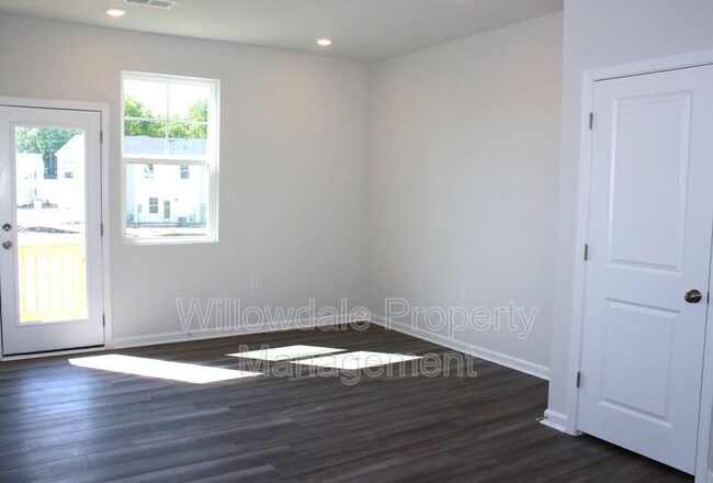 Building Photo - 2715 Chert Ln