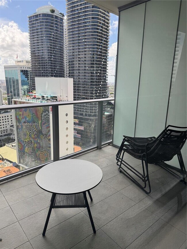 Building Photo - 1010 Brickell Ave
