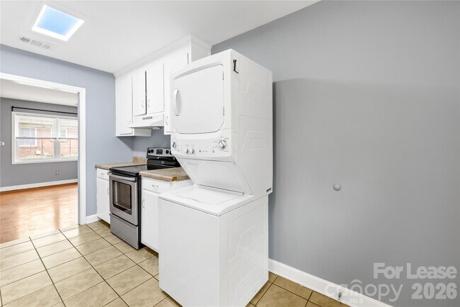 Building Photo - 3519 Benard Ave