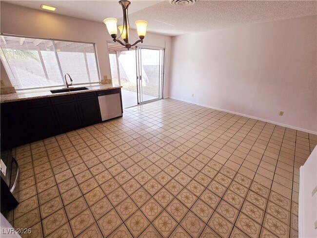 Building Photo - 1108 Meadbrook St