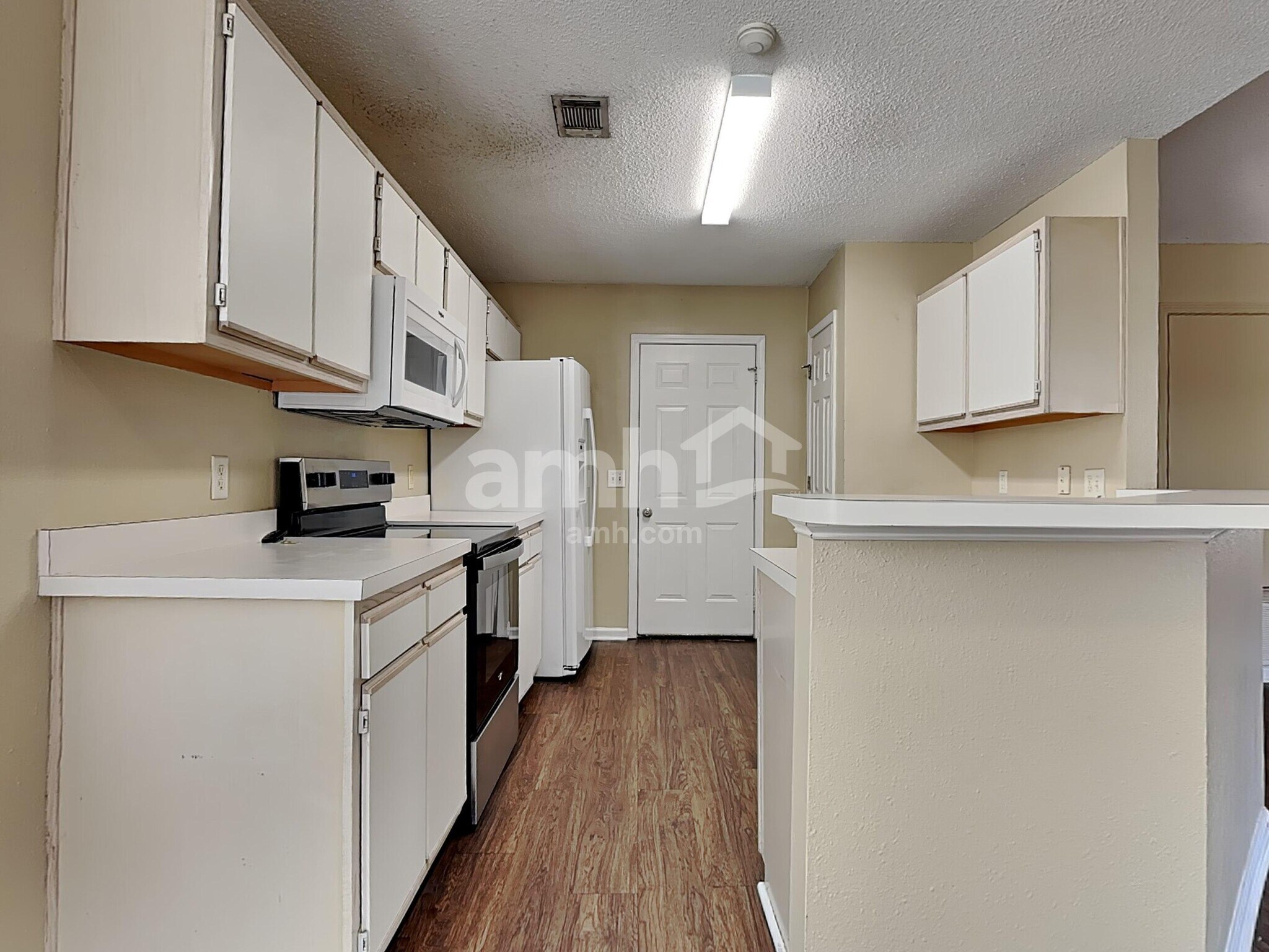 Building Photo - 106 Habitat Dr