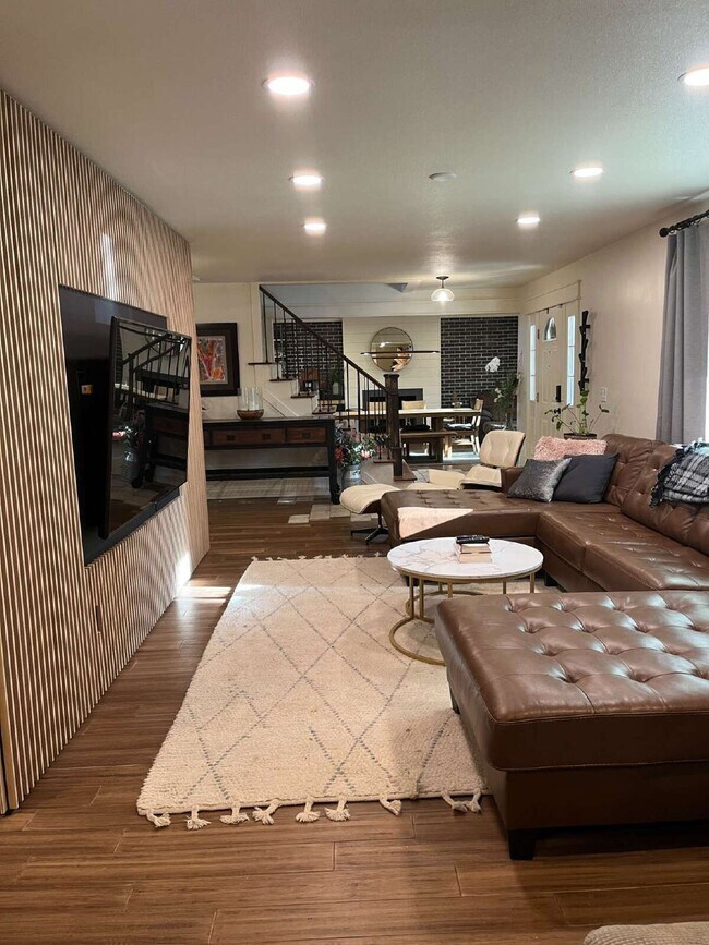 Building Photo - 10739 E Crestridge Cir
