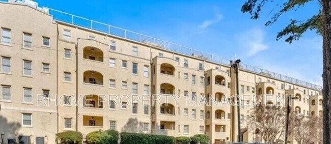 Building Photo - 2855 Peachtree Rd