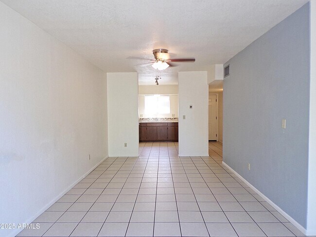 Building Photo - 4251 Plaza Oro Loma