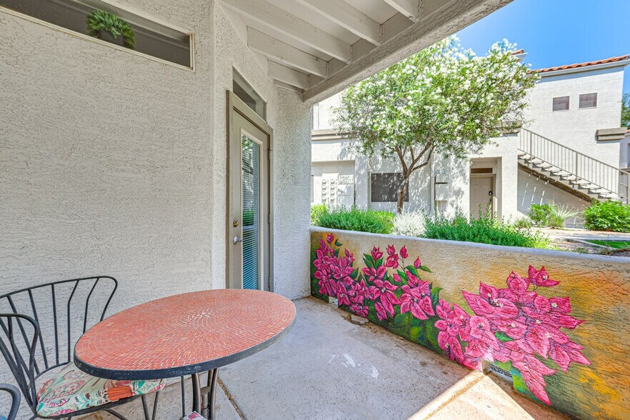 Building Photo - 11375 E Sahuaro Dr