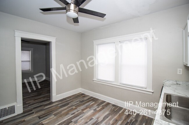 Building Photo - Vibrant 2 Bedroom Unit in Cleveland OH