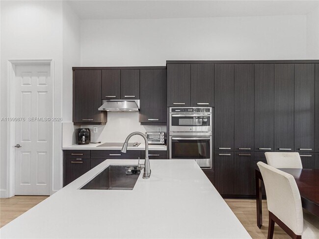 Building Photo - 11339 NW 71st St