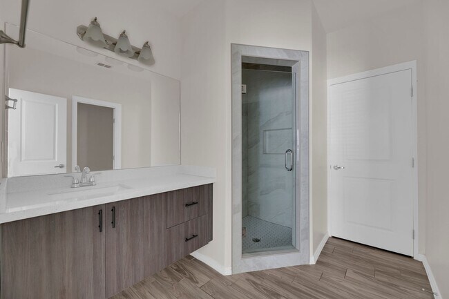 Building Photo - SPACIOUS! CONTEMPORARY! LOCATION!