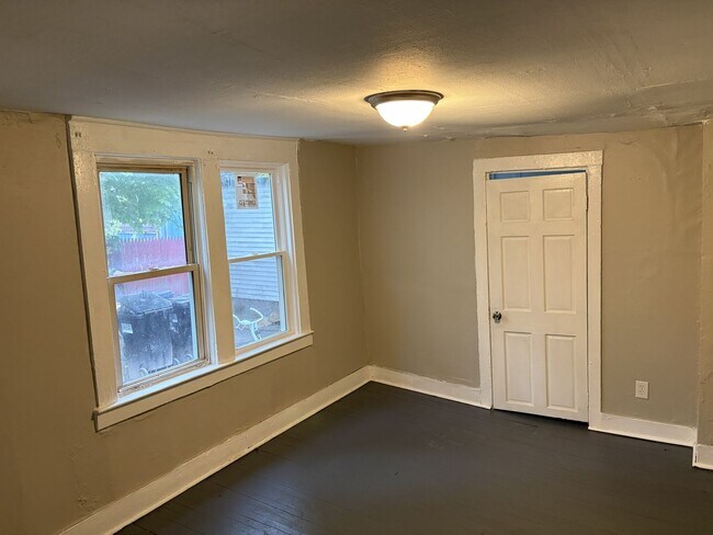 Building Photo - 104 Steuben St