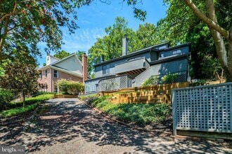 Building Photo - 203 W Glendale Ave