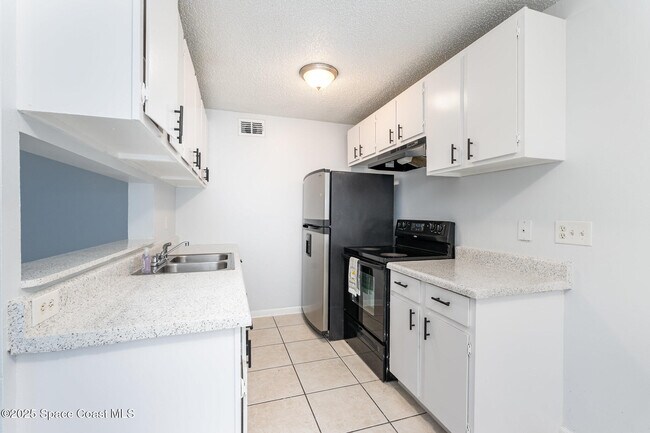 Building Photo - 2181 Agora Cir SE