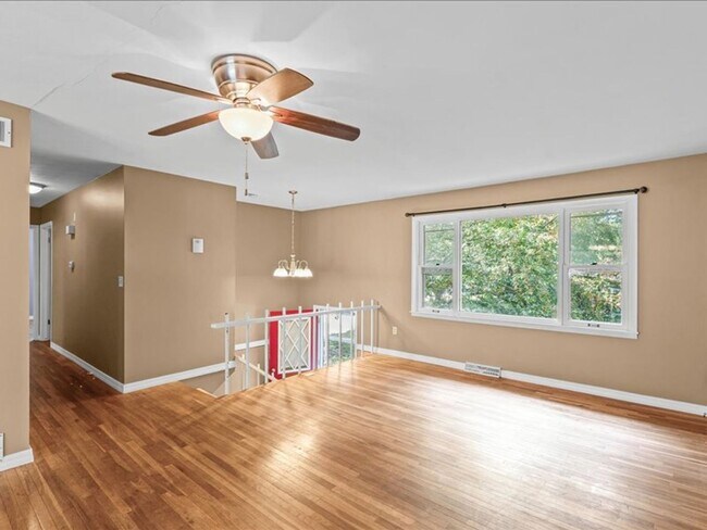 Building Photo - Get $725 off your security deposit OR $250...