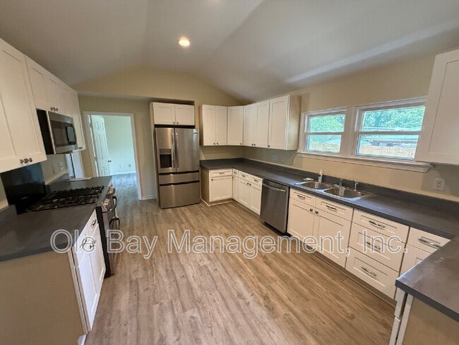 Building Photo - 5011 Highcrest Dr