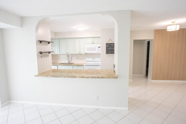 Building Photo - 2701 N Ocean Blvd