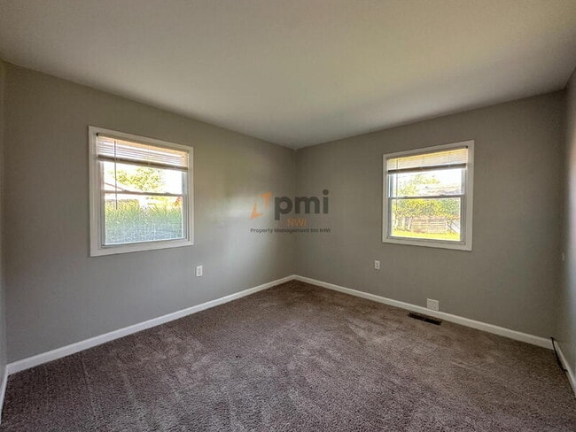 Building Photo - 375 Cherryfield Dr