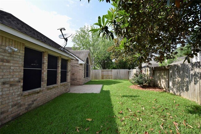 Building Photo - 2231 Oak Sand Dr