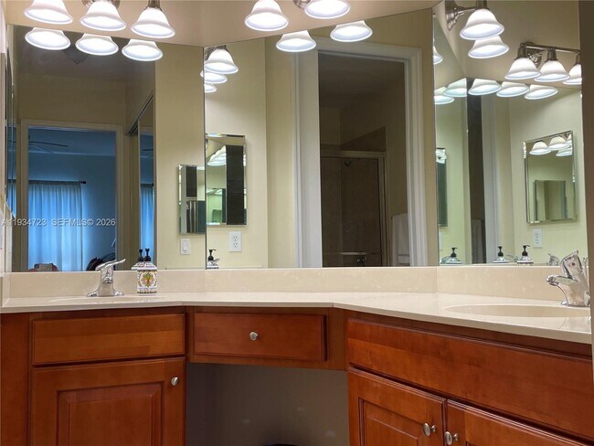 Building Photo - 3500 Oaks Clubhouse Dr