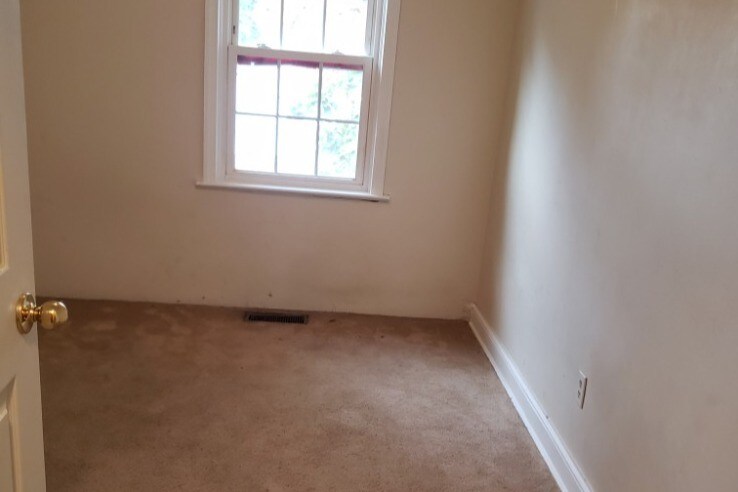 Building Photo - 213 W Chestnut St