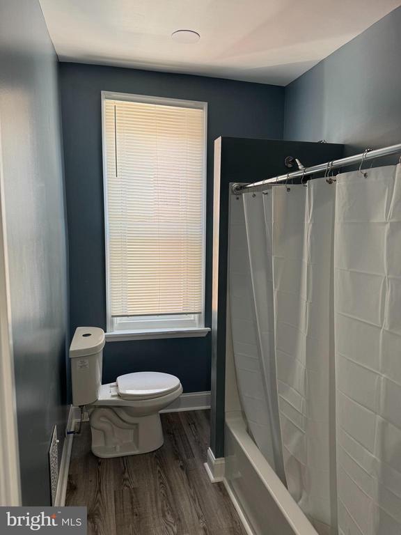 Building Photo - 5332 Pine St