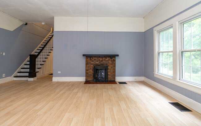 Building Photo - 3224 Garden Dr