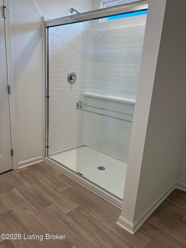 Building Photo - 2015 Lyndon Green Cir