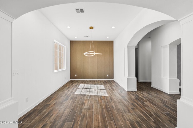 Building Photo - 22926 W La Mirada Dr