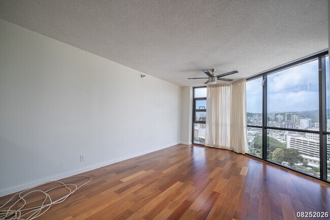 Building Photo - 930 Kaheka St