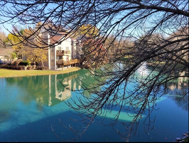 Building Photo - 9412 Hunters Creek Dr