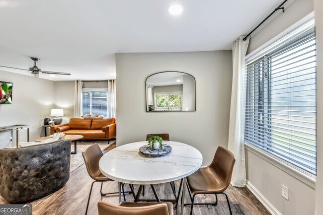 Building Photo - 811 Old Powder Springs Rd SW