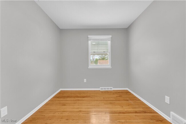 Building Photo - 14208 Sheldon Rd