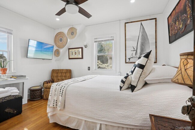 Building Photo - 375 Hawthorne Terrace