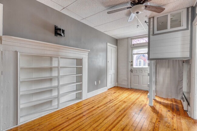 Building Photo - 42 E Locust St