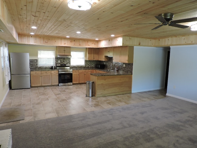 Building Photo - 1 Wildlife Club Ln