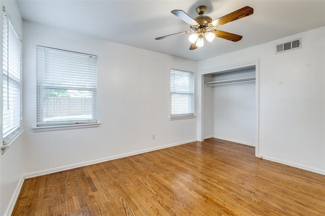 Building Photo - 6418 E Lovers Ln