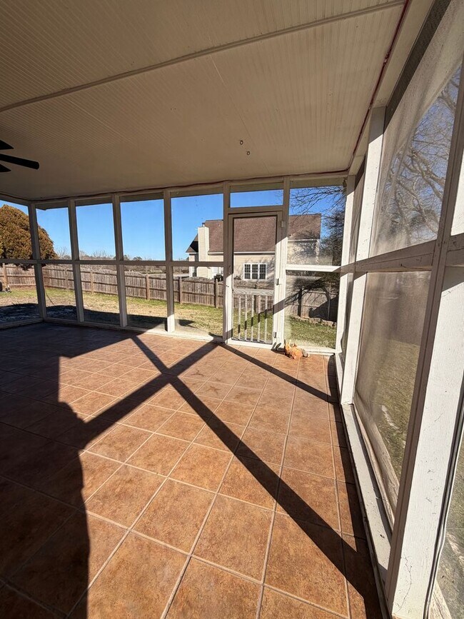 Building Photo - 4 bed | 2.5 bath | 2,630 sq ft