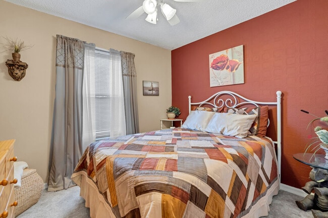 Building Photo - 10 Apple Tree Ct