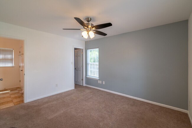 Building Photo - 1053 Brianna Way