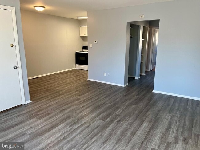 Building Photo - 1629 Bonwood Rd