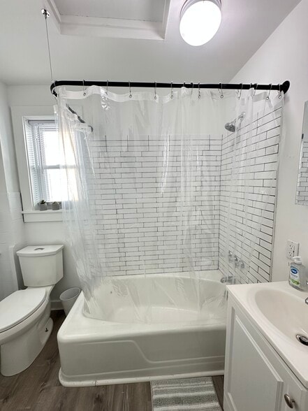 Building Photo - 176 Pearl St