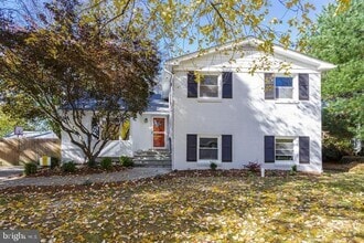 Building Photo - 5400 Greystone St