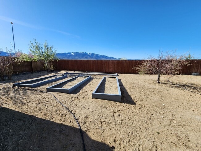 Building Photo - 4 Bedroom Home with 3 Car Garage in Dayton-Riverpark