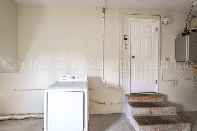 Building Photo - 3 Bedroom/2 Bath Home Near Panorama Bluffs and Garces High School - $2750 Per Month!