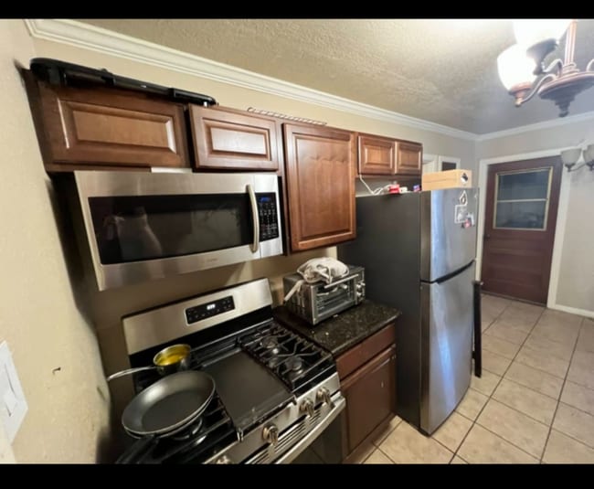 Building Photo - 1311 Laurentide St