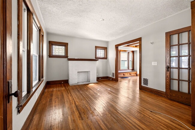 Building Photo - 115 Vermont St